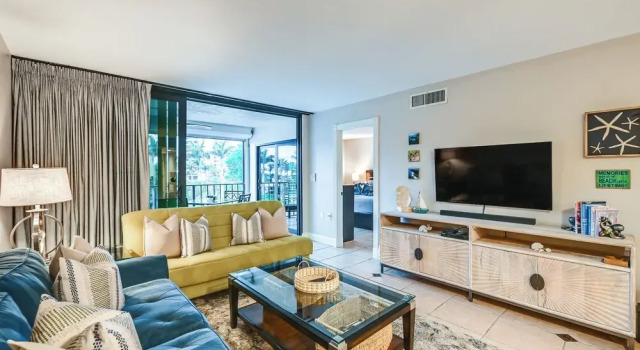Апартаменты Beachy Marco Island Condo With Resort Amenities!