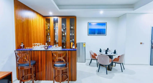 Suite Alisa Hotel Tema