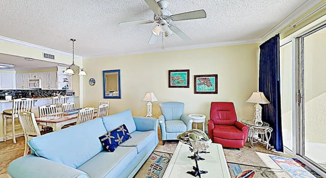 New Listing! Gulf-front Getaway W/ Pools & Hot Tub 2 Bedroom Condo, Забронировать Апартаменты/квартира Панама-Сити Панхэндл Флорида, рядом с Загородный клуб "Сигнал Хилл"