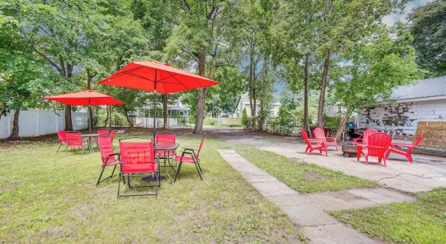 Коттедж Cozy Glens Falls Getaway < 1 Mi to Downtown