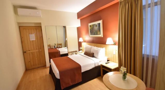 Номер Classic Qorianka Hotel