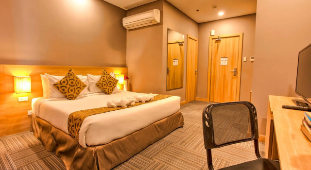 Номер Standard Madison 101 Hotel + Tower