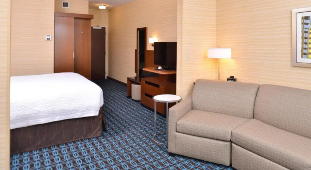 Люкс Fairfield Inn & Suites Farmington