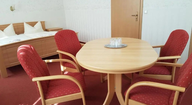 Четырёхместный номер Standard Hotel Garni Dekorahaus