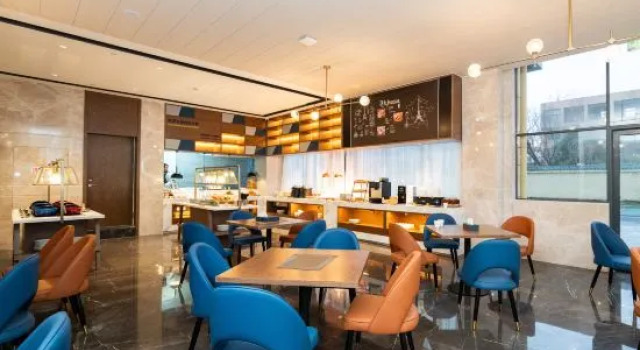 Kyriad Marvelous Hotel Wuhan Huazhong University of Science and Technology Guanggu 1st Road, Prenota Hotel Hotel a Hubei con parcheggio, Parcheggio