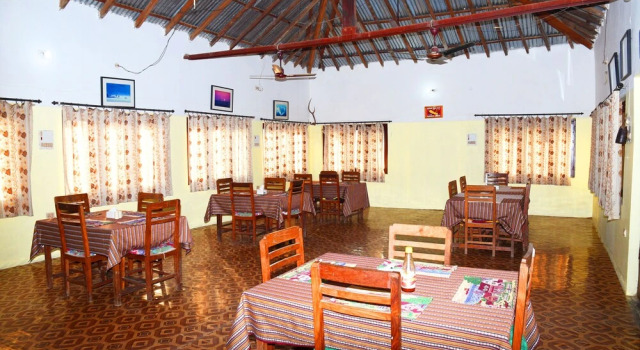 Трёхместный номер Standard с видом на сад Nepal Wildlife Resort