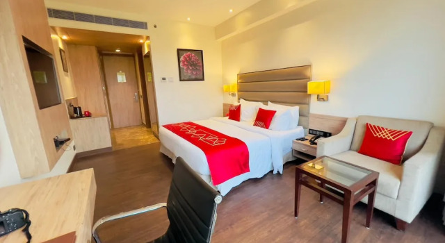 Двухместный номер Superior с балконом Ramada by Wyndham Aligarh GT Road