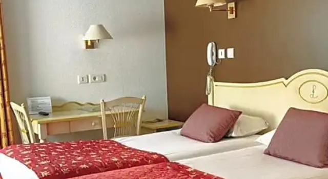 Номер Standard LOGIS HOTEL & RESTAURANT LETAPE Bouc Bel Air - Gardanne
