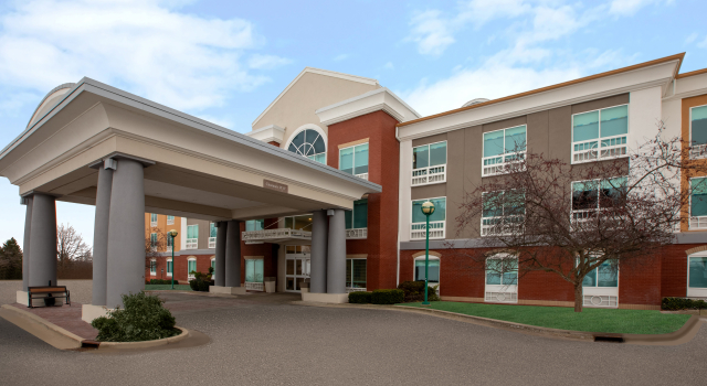 Holiday Inn Express Hotel & Suites Grand Rapids-North by IHG