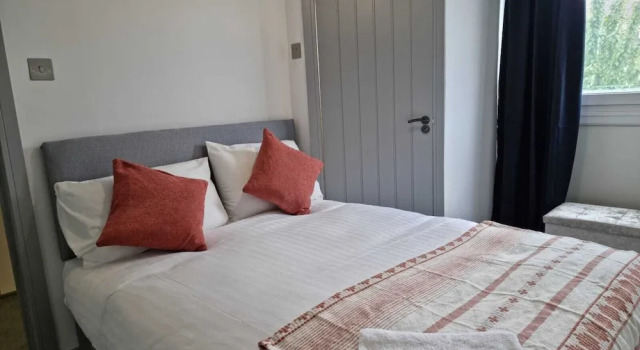 Remarkable 3-bed Apartment in London