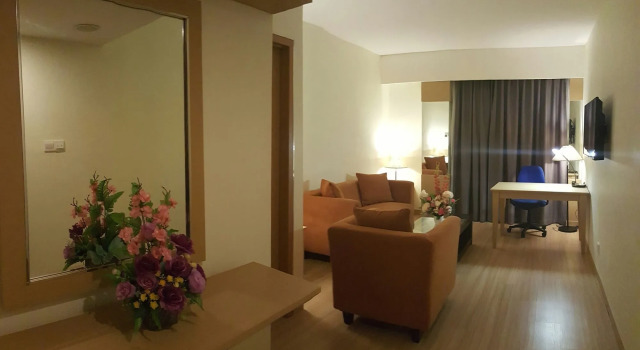 OYO 666 D' Grande Hotel Batam, Book Hotel Hotels in Batam with Breakfast, Breakfasts