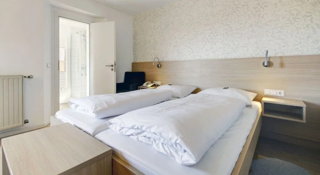 Hotel Bauer Großbettlingen, Réserver Hôtel Grossbettlingen Bade-Wurtemberg