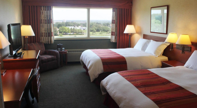 Четырёхместный номер Standard Gateway Hotel and Conference Center