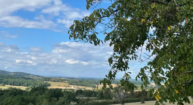 Коттедж Une Maison de campagne en Bourgogne du Sud