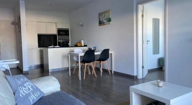 Deluxe Apartment in Albufeira old Town, 200m Walk to Beach, Pool & Parking