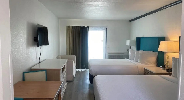 Номер Standard с балконом и с красивым видом из окна Garden City Inn