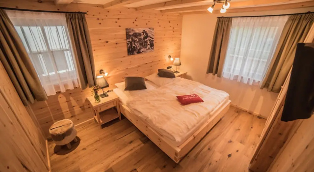 Шале Luxury с балконом Braitos Seaside Lodges und Suites, Ferienhäuser und Ferienwohnungen