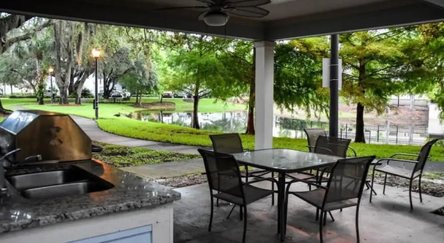 Апартаменты Lucaya 3 Bedroom 2 Bath Townhome!