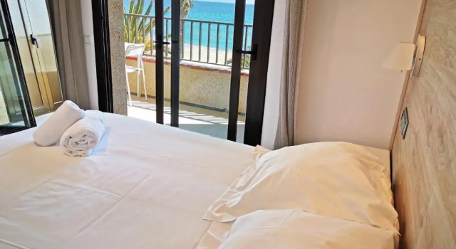 Apartaments Primera Linea Torre Valentina