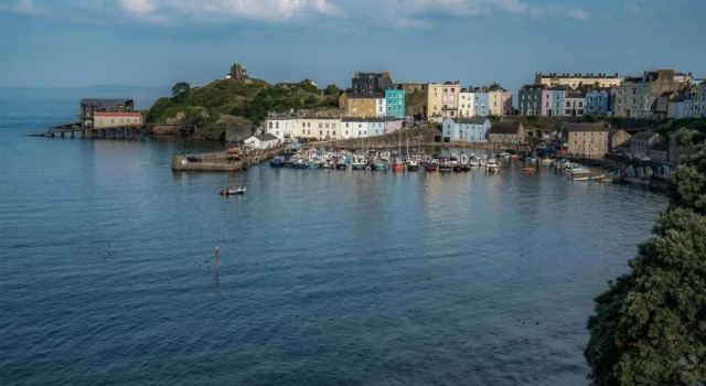 Апартаменты Dragons Den - 2 Bedroom Apartment - Tenby