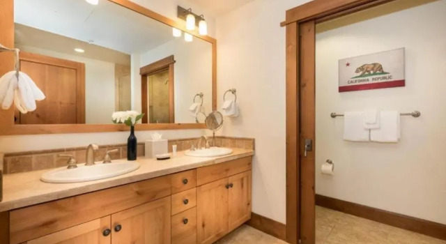 Номер Platinum East West Hospitality Tahoe
