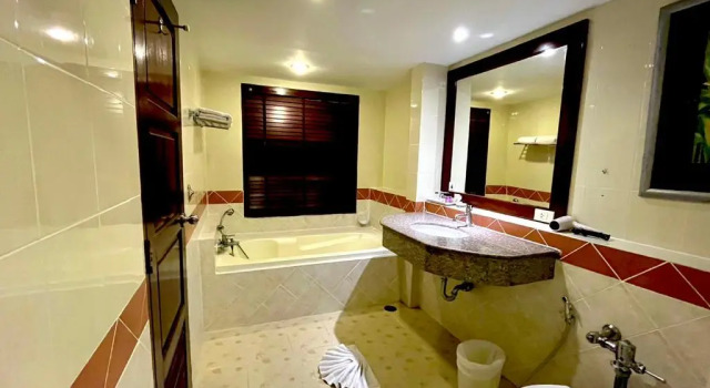 Номер Deluxe B Buri Hotel