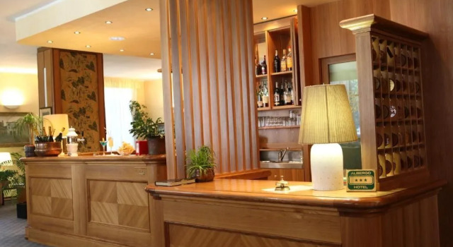 Hotel Residence Valverde, Забронировать Отель Отели в центре Грессоней-ла-Трините с завтраком, отели в центре Грессоней-ла-Трините с завтраком