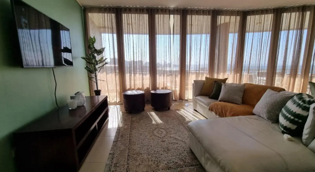 Accommodation Front - The Quays 503 - 6 Sleeper Across the Beachfront, Забронировать Отель Дурбан Квазулу-Наталь