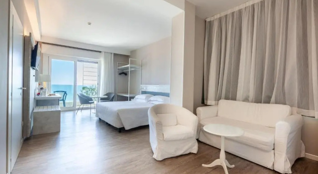 Люкс Hotel Mediterraneo