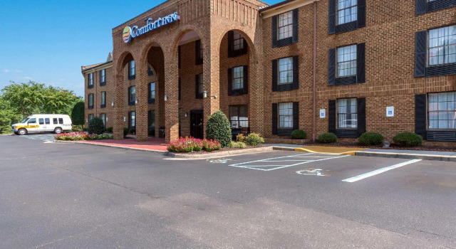 Comfort Inn Newport News - Hampton I-64, Rezerwuj Hotel Newport News 