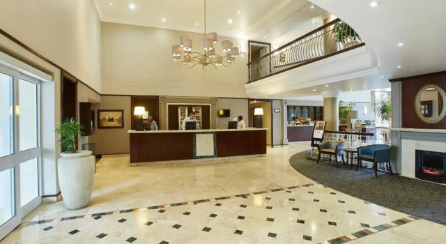 StayEasy Century City