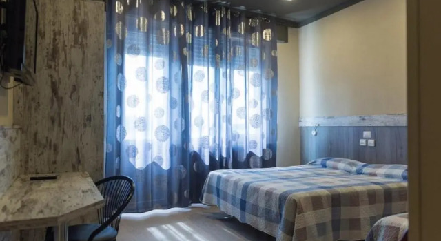 Standard Neljän hengen huone Hotel Royal