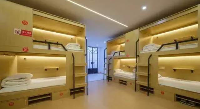 Кровать в общем номере (мужской номер) Tuyu | Hiking Enthusiast • Mountain Breeze & Moonlight Hostel (Old Town Dukezong Branch)