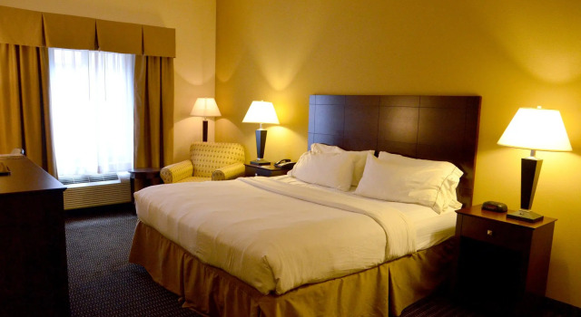 Номер Standard Holiday Inn Express & Suites Sidney by IHG