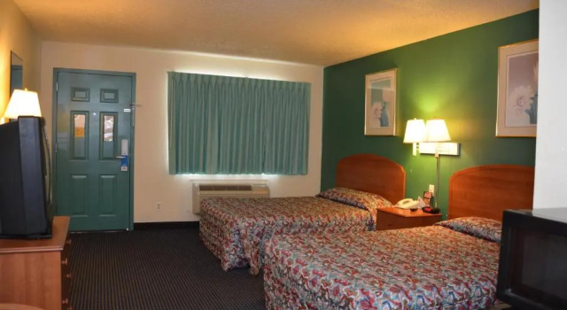 Четырёхместный номер Standard Stay Express Inn Near Downtown San Antonio TX