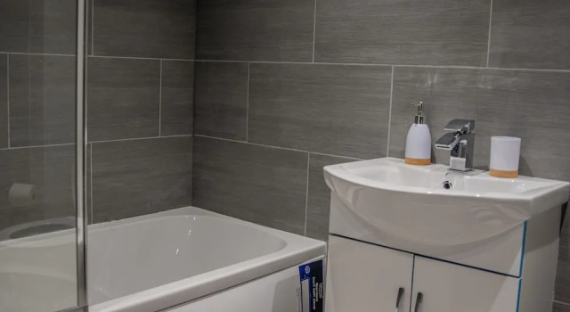 Коттедж Classic BV Comfy Spacious 3 Bedroom House At Tatton Street Manchester