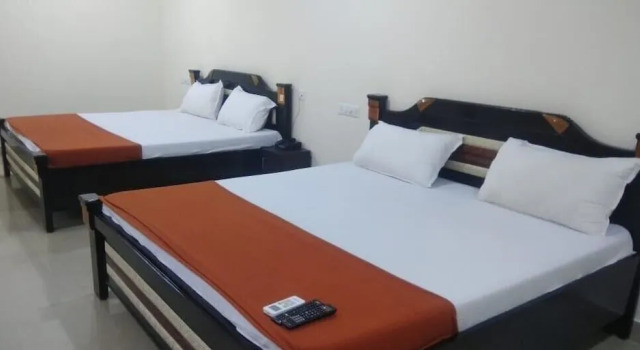 Iroomz Hotel Sri Kanya Residency, Rezerwuj Hotel Hotele w Andhra Pradesh z parkingiem, Parking