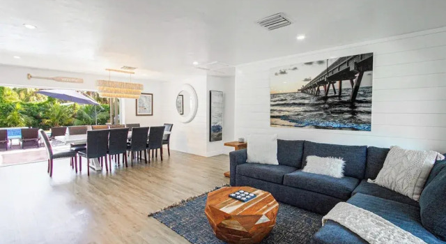 Naples Escape w/ Furnished Patio & Private Pool!, 预订 酒店 East Naples 那不勒斯