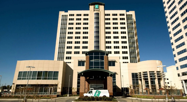 Embassy Suites Houston-Energy Corridor, Book Hotel Hoteller i Houston med parkering, Parkering