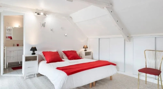 Chambres d'hôtes - Les Palmiers, Varaa Hotelli Hotellit Côtes-d'Armor pysäköinnillä, Pysäköinti