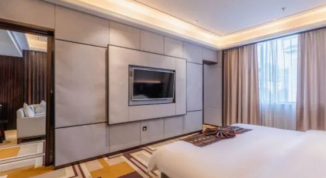 Люкс Executive Huafeng Huatian Hotel