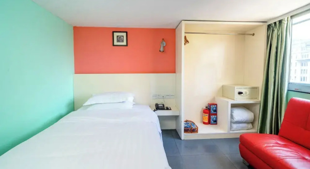 Номер Economy LN Whitehouse Hotel