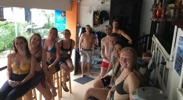 Кровать в общем номере Voyagers Hostel