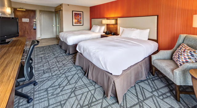 Четырёхместный номер Standard Hilton Knoxville Airport