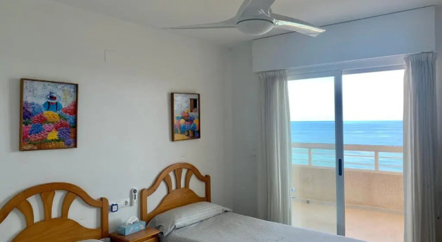 APOLO 16 Impresionantes vistas piso 14 sobre el mar. TOP., Забронировать Отель Отели Кальпе с бассейном, Бассейн