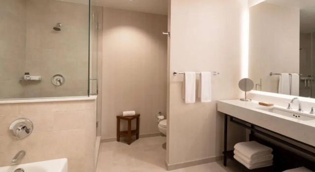 Номер Standard с балконом Hyatt Regency Lost Pines Resort and Spa
