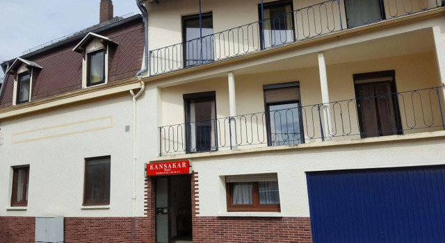 Kansakar Hotel, Забронировать Отель Отели Кайзерслаутерн с парковкой, рядом с Kaiserslautern Castle, Парковка