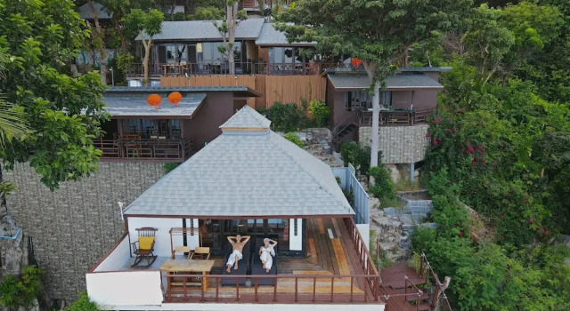Бунгало с балконом и с видом на море Taatoh Seaview Resort - SHA Plus