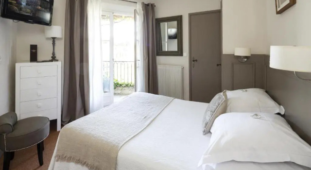Двухместный номер Standard с балконом Hotel des Lices