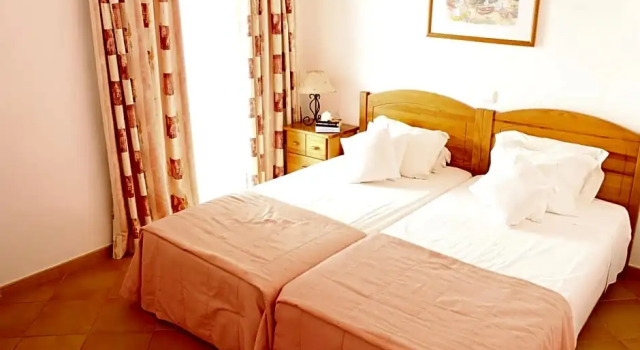 Апартаменты Oasis Beach Apartments